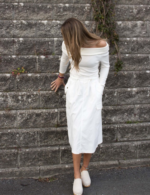Falda bolsillos laterales blanca